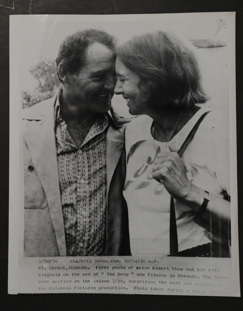 Robert Shaw and wife on set of ‘The Deep’ Press Photograph 8×10, b/w 1976