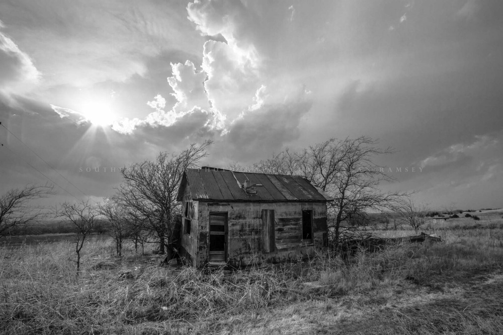 Country Photography Print – Black and White Picture of Old Farmhouse in Kansas