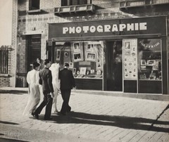 1947 Original Robert Doisneau Photography Store Wedding Couple Street Photo Art