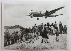Henry Ries – Berlin Airlift, Tempelhof, 1948 – Vintage Silver Gelantine Photo