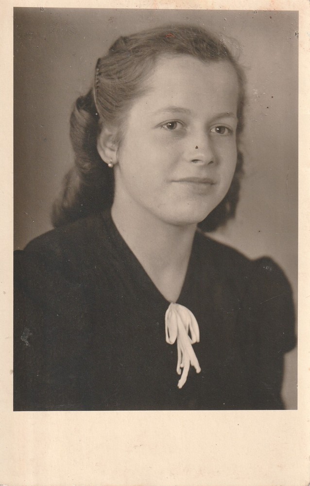 Photo postcard beautiful girl portrait snapshot 1950s