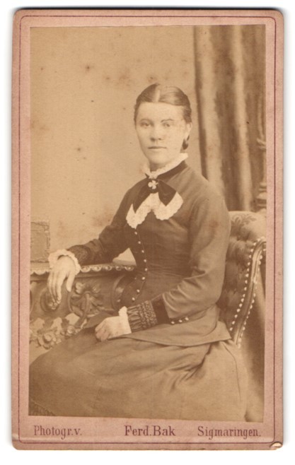Photograph Ferd. Bak, Sigmaringen, seated lady in elegant dress