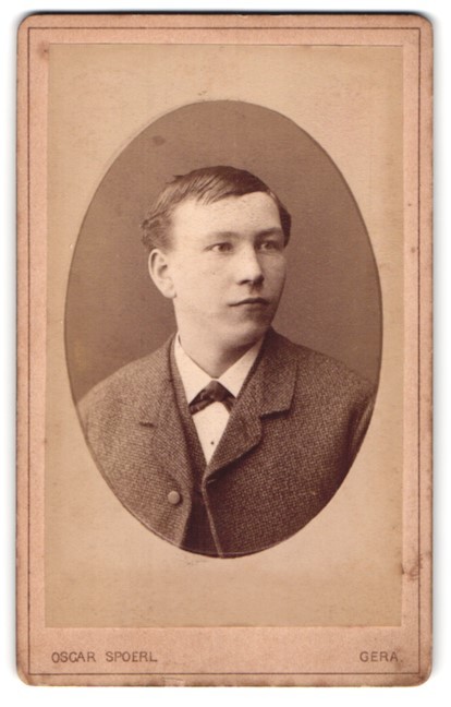 Photograph Oscar Spoerl, Gera, Schleizer Straße 16, portrait of a young man