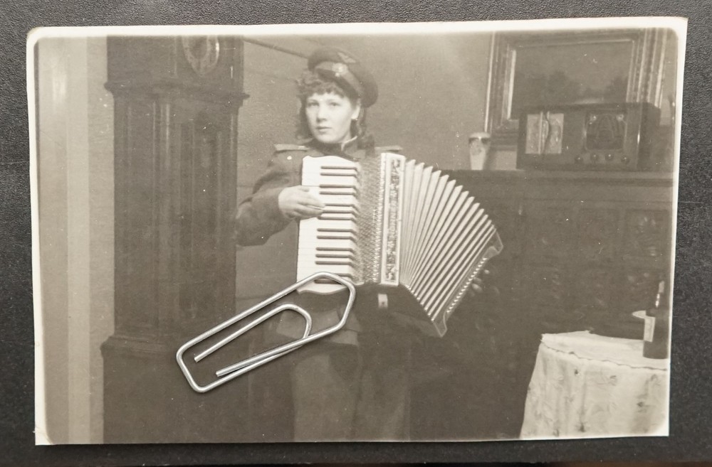 Photo Portrait Soviet Army Woman Accordion Musician Radio Clock Uniform Hat GDR Old