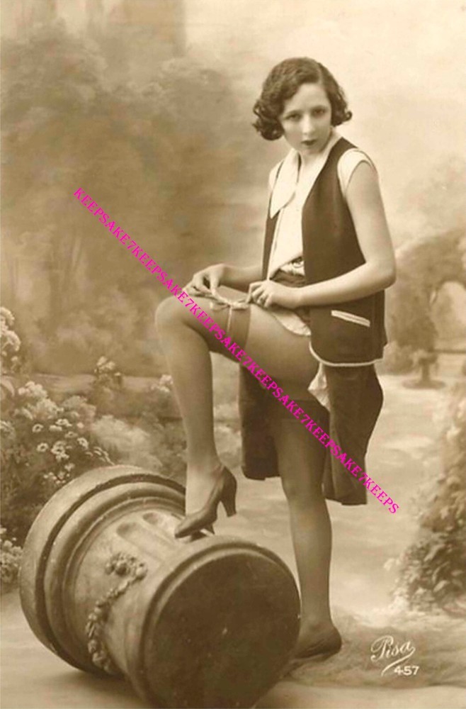 1920s PRETTY GIRL IN SILK STOCKINGS TYING A BOW ON HER THIGH LEGGY PHOTO C-1006