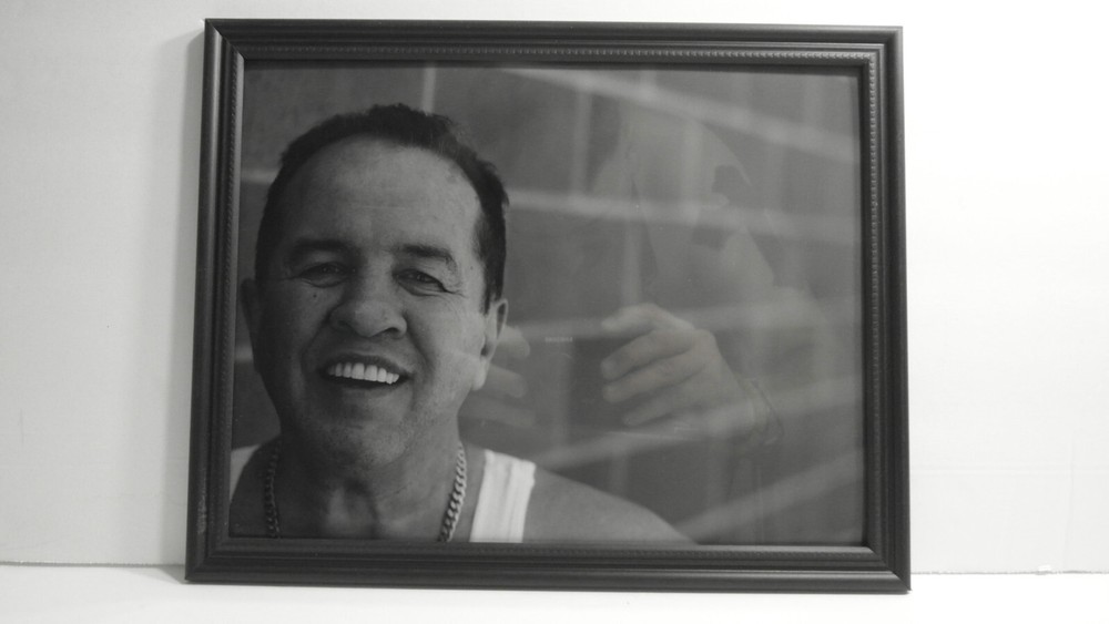 2011 FRAMED 8.5X11 ART PHOTO OF BOBBY SCHOOLBOY CHACON WORLD BOXING CHAMPION