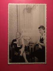 Altes Foto AK antik Junge Pimpf Strümpfe Boy Musik Akkordeon Beauty old Photo