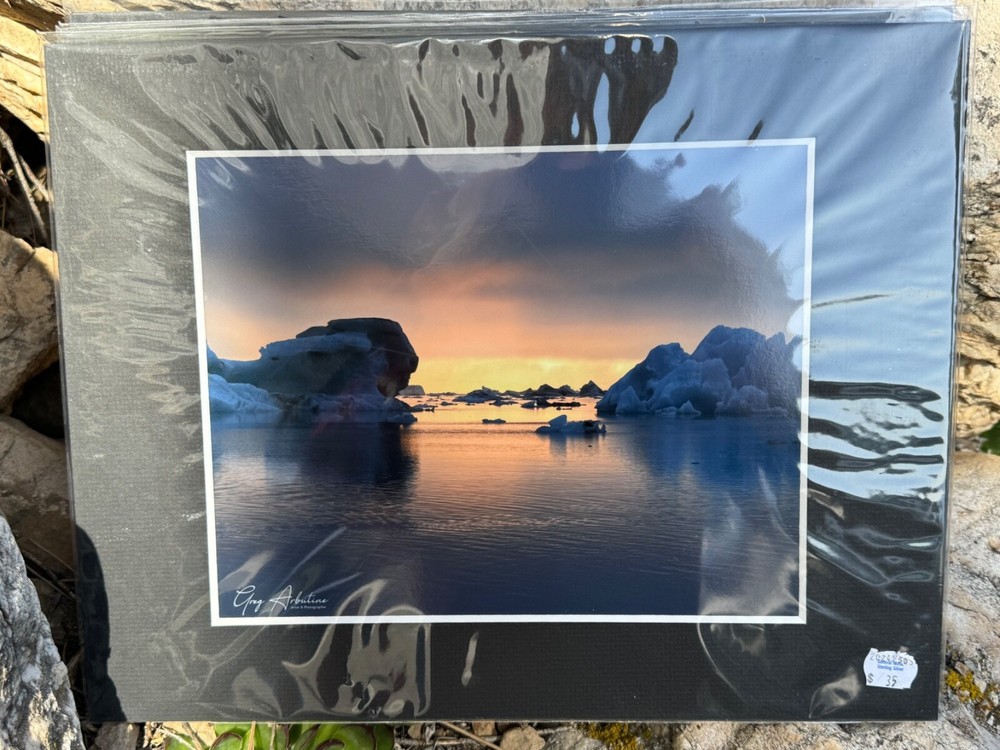 Artist Greg Arbutine 8″x10″ Photograph in 11″x14″ black mat «Icelandic Sunset»