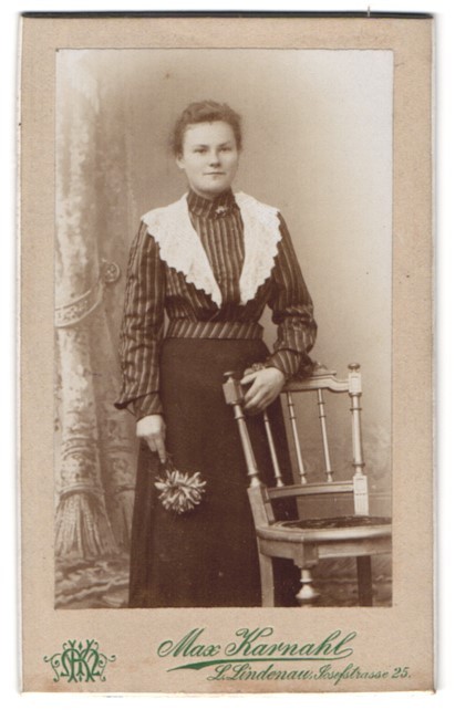 Photograph Max Karnahl, L.-Lindenau, Josefstrasse 25, portrait young lady in Hü
