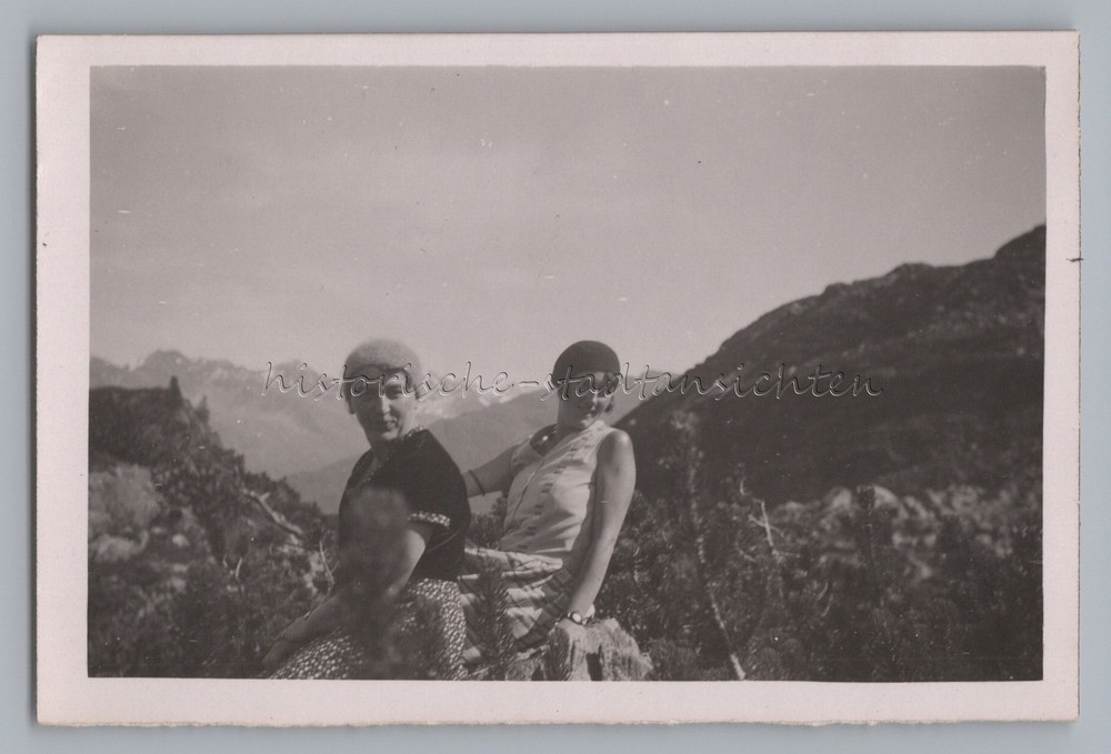 2 Women in the Mountains 1931 – Vintage Photo 1930s