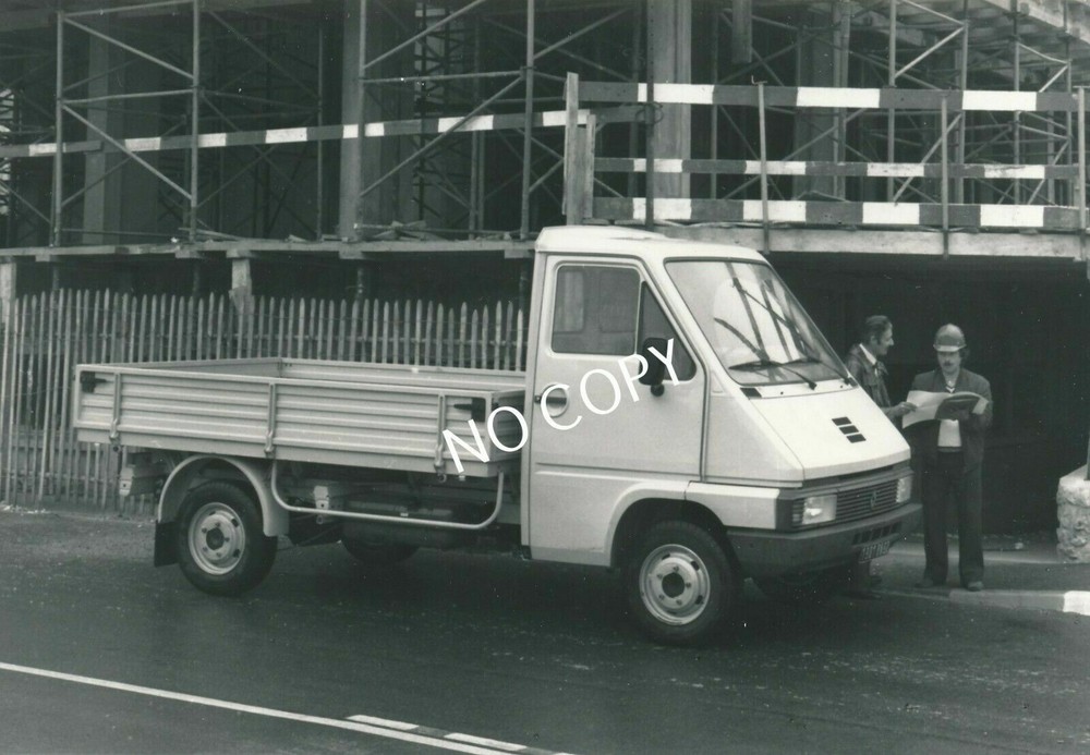 Manufacturer Archive Photo – Automotive Car Vehicle – Renault Transporter C1.67