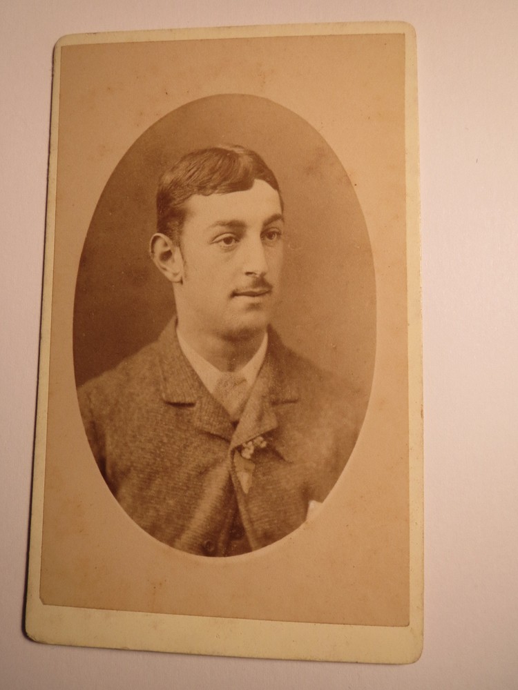 Exeter – Man in Suit – Portrait / CDV England