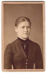 Photograph Eduard Lösche, Rudolstadt, Mauerstraße 27, portrait of a young woman