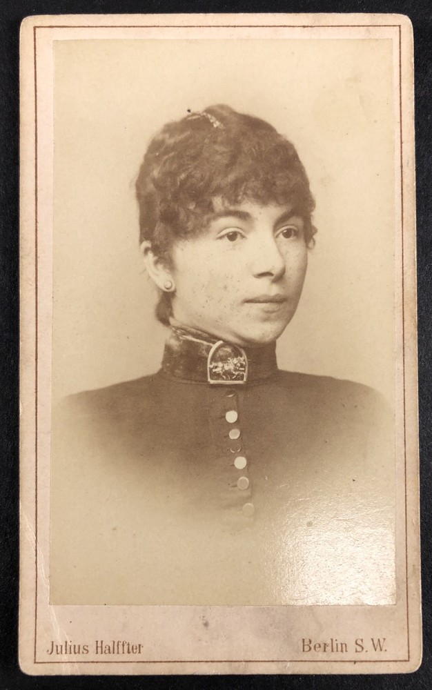 Photo Julius Halffter Berlin-androgynous young woman/rider with collar 1885