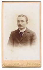 Photograph Gustav Karsch, Dresden, Antonstraße 2, portrait of a gentleman with Schnu