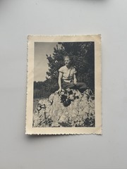 ❤️Beautiful Woman Sitting Pose Mountain Landscape Summer Circa 40-60s Vintage 6×9