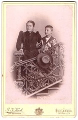 Photograph G. J. Koch, Schleswig, Lollfuss 24, Lady with Child on Artful Gel
