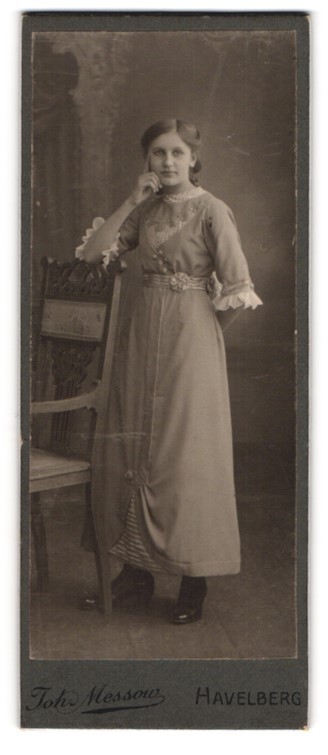 Photograph Joh. Messow Havelberg Young Attractive Girl in Thoughtful