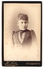 Photograph H. Lutz, Kulmbach, portrait of a young woman CDV/cabinet photo