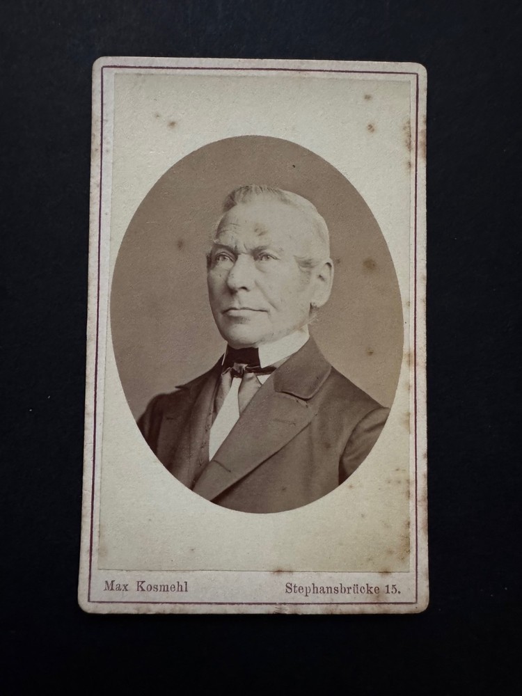 CDV photo 1877-fine gentleman oval-Kosmehl Magdeburg-expressive portrait