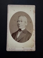 CDV photo 1877-fine gentleman oval-Kosmehl Magdeburg-expressive portrait