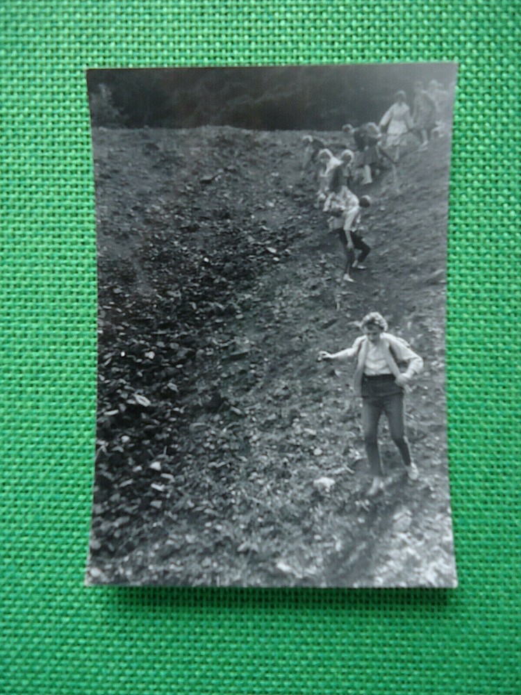 «SCHOOL COUNTRY HOME»: PHOTO, PHOTOGRAPHY, STUDENTS, GIRLS, HIKE, EXCURSION, NATURE!