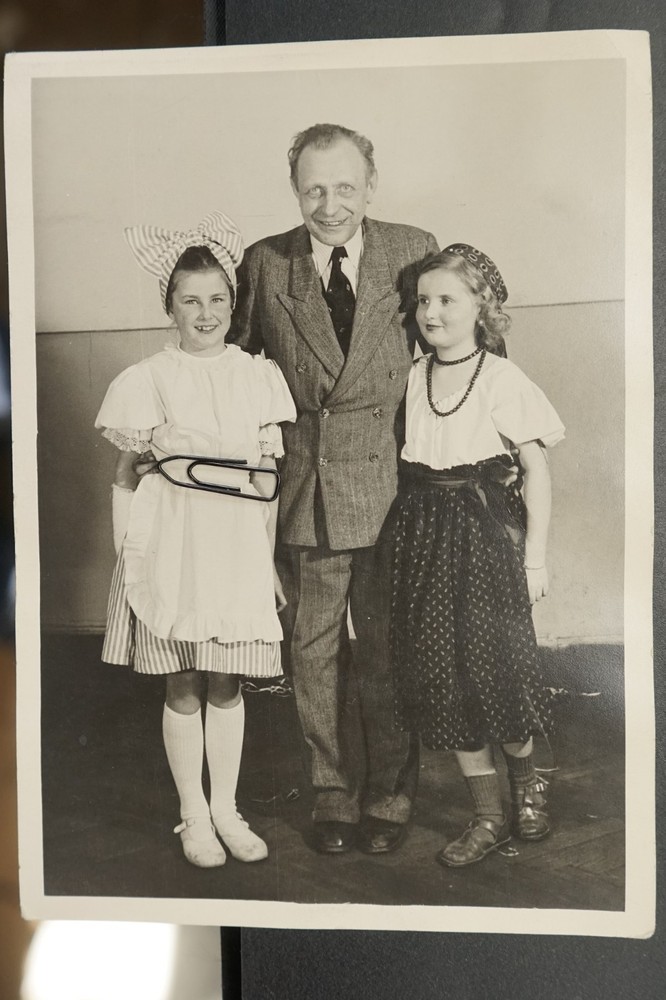Photo Portrait Theatre Actor Kids Girls Director Costume Vienna Bavaria