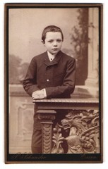 Photograph P. Schneider, Essen, Kettwigerstraße 38, portrait of a boy in the number