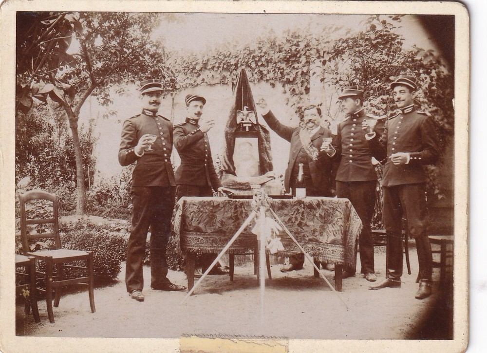 Cardboard Photo – France Soldiers in Saumur – 1904