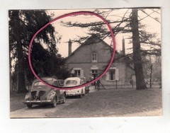 PHOTO PHOTO CAR AUTOMOBILES RENAULT 4 CV AND VOLKSWAGEN VW BEETLE