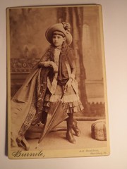 Harrisburg – Pennsylvania USA – Beautiful Girl with Hat & Umbrella – Backdrop / CAB