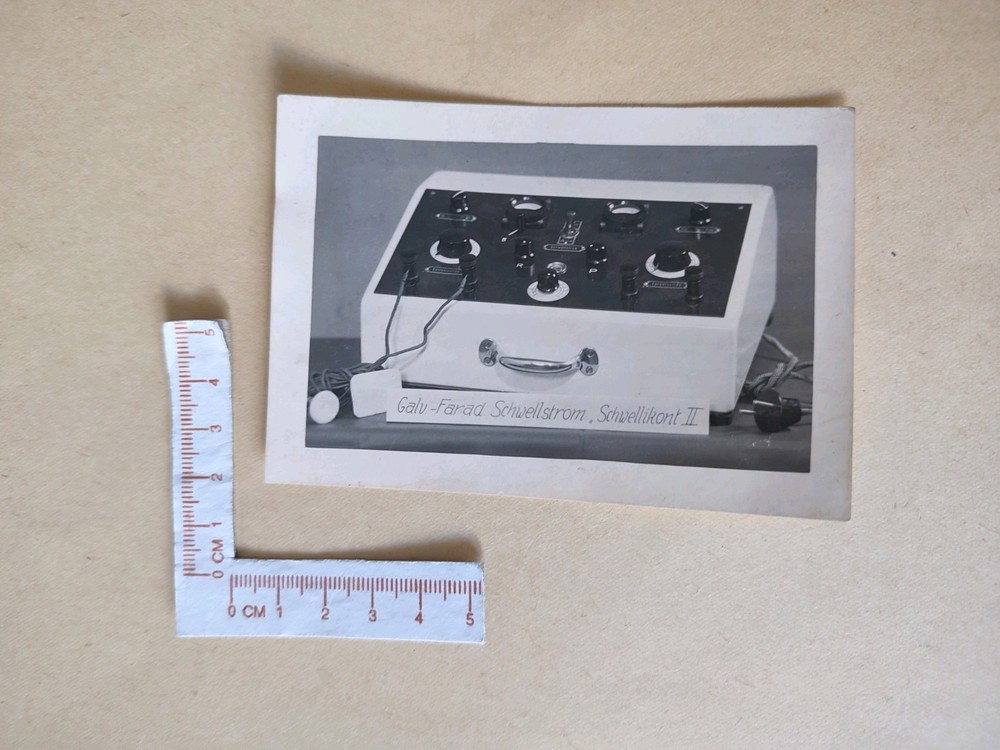 ⚫ Vintage Photograph Photo 1950s Electric Stimulation Current Device