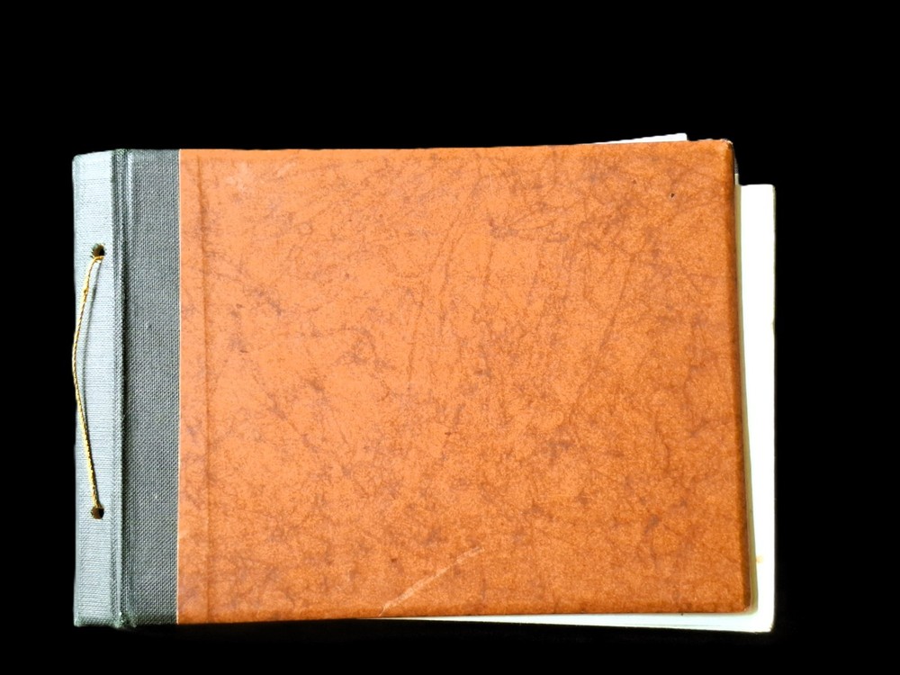 Photo Album Ancient B/W Photos 25 Sheets 75 Pictures Approx 23x16x4cm