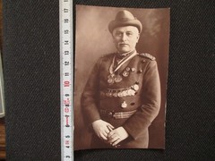 Heritage Private Photo circa 1935! magnificent rifleman shooting king many medals & badges