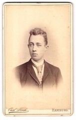 Photograph Carl Koch, Hamburg Neuerwall 30, portrait young middle-class man