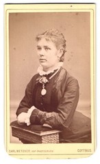 Photograph Carl Metzner, Cottbus, Schlosskirch-Platz 27b, Lady in Elegant Kle