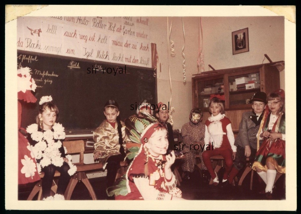 Mardi Gras in Primary School – Great Costumes Carnival Kids 1970s – Photo 13x9cm