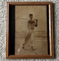 Hank Aaron Milwaukee Braves Numbered Photo 637/755 by Ken Davidoff Framed 11×14