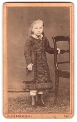 Photograph Klotz & Hentschel, Hof, In der Allee, portrait of a young girl