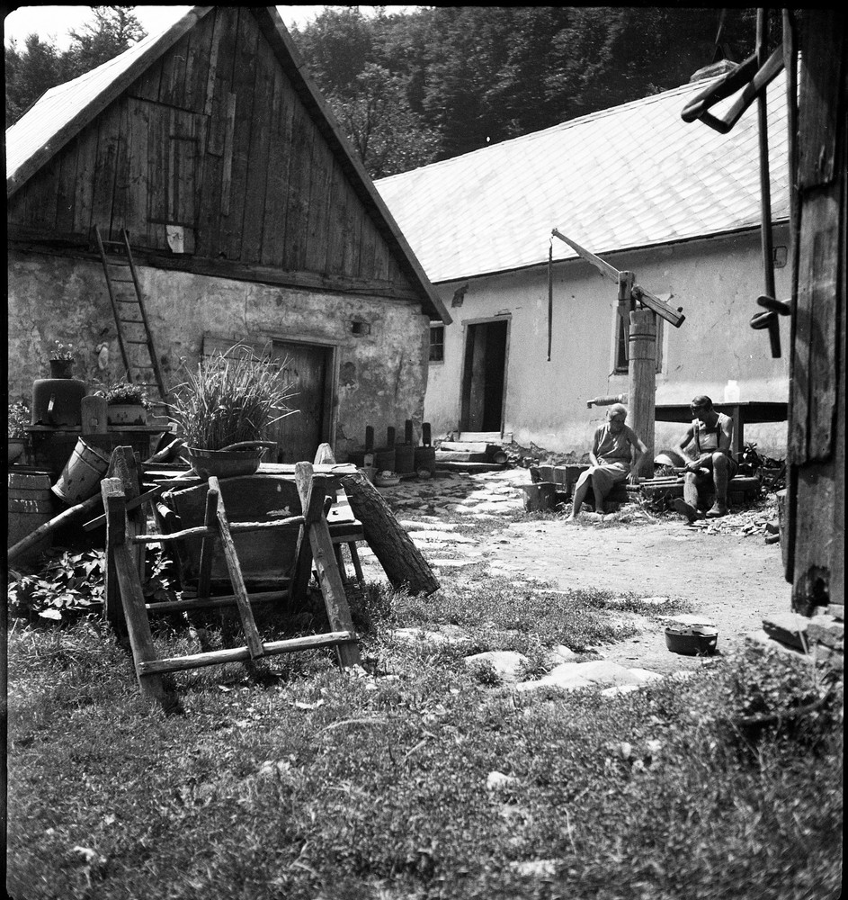 PANNZEN (Patzen?) «Bauernhof» farm yard, by Eduard PEZDIKA, vintage fine art n