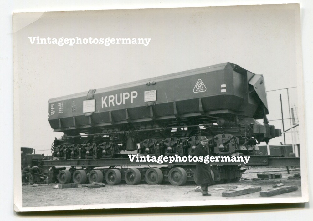 K8253 Foto 50er Jahre LKW Kaelble Schwertransport Krupp Waggon Eisenbahn LOK