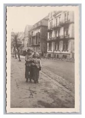 Bad Nauheim 1951 – 2 Girls in an Old Town Street – Old Photo 1950s