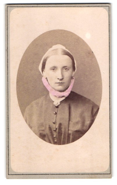 Photograph Hermann Koch, Neuwied a. Rh., young woman in dress with hood and chin