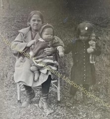 orig. Photo Circa 1920 Children Girls Poverty