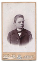 Photography department store Wilhelm Stein, Berlin, Chaussee-Str. 66, monogram of the photo
