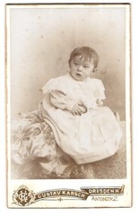 Photograph Gustav Karsch, Dresden, Antonstraße 2, sweet bliss in white