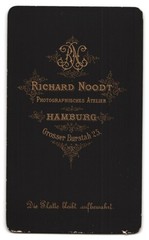 Photograph R. Noodt, Hamburg, large burstah 25, girl looking into the distance