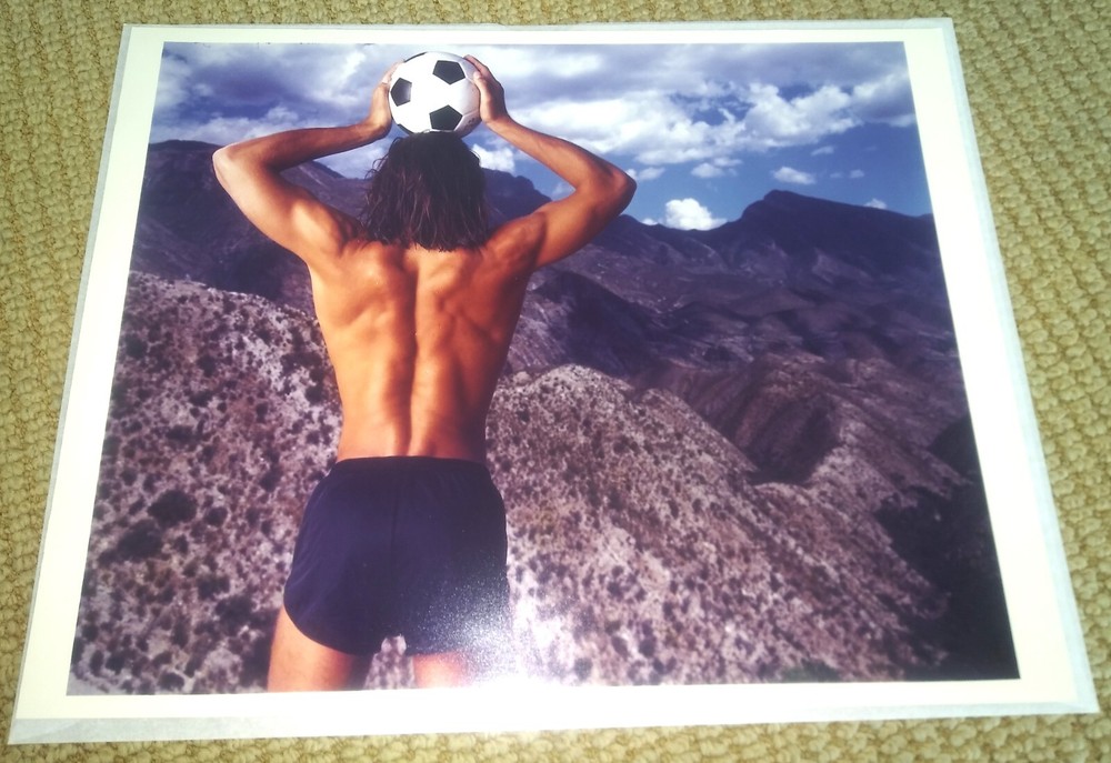 ANNIE LEIBOVITZ ‘Untitled’ 1986 Photograph World Cup Soccer / Futbol Mexico City