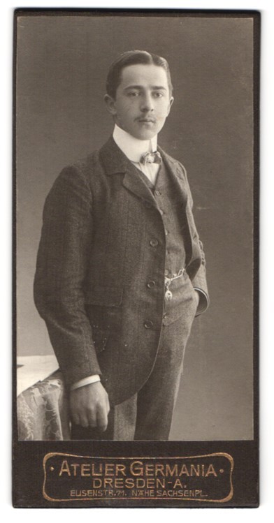 Photography Atelier Germania, Dresden, Elisenstraße 71, young man in suit