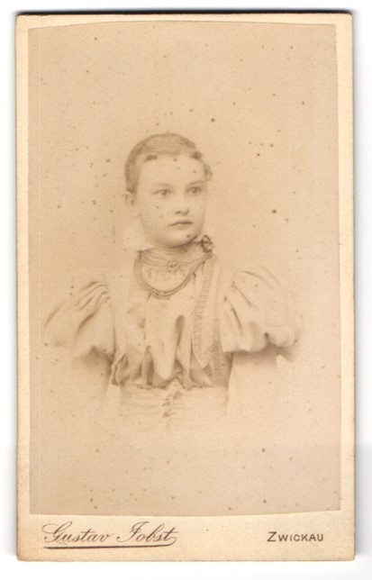 Photograph Gustav Jobst, Zwickau i. S., outer Schneebergerstr. 20, young girl